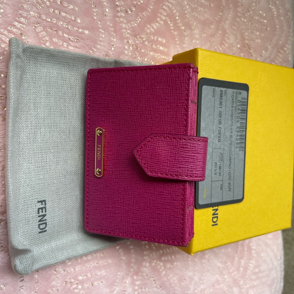 Fendi Vitello Gusseted card holder